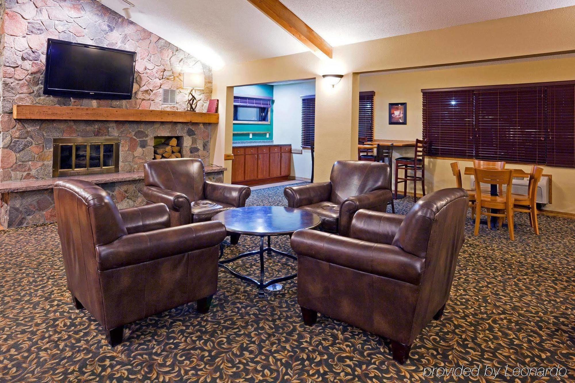 Americinn By Wyndham West Acres 3*